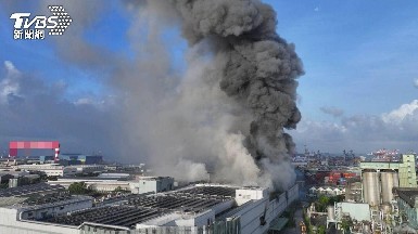 從“超級電池工廠”火災(zāi)看安全防護：逸云天氣體檢測儀MS400-S如何硬核守護？